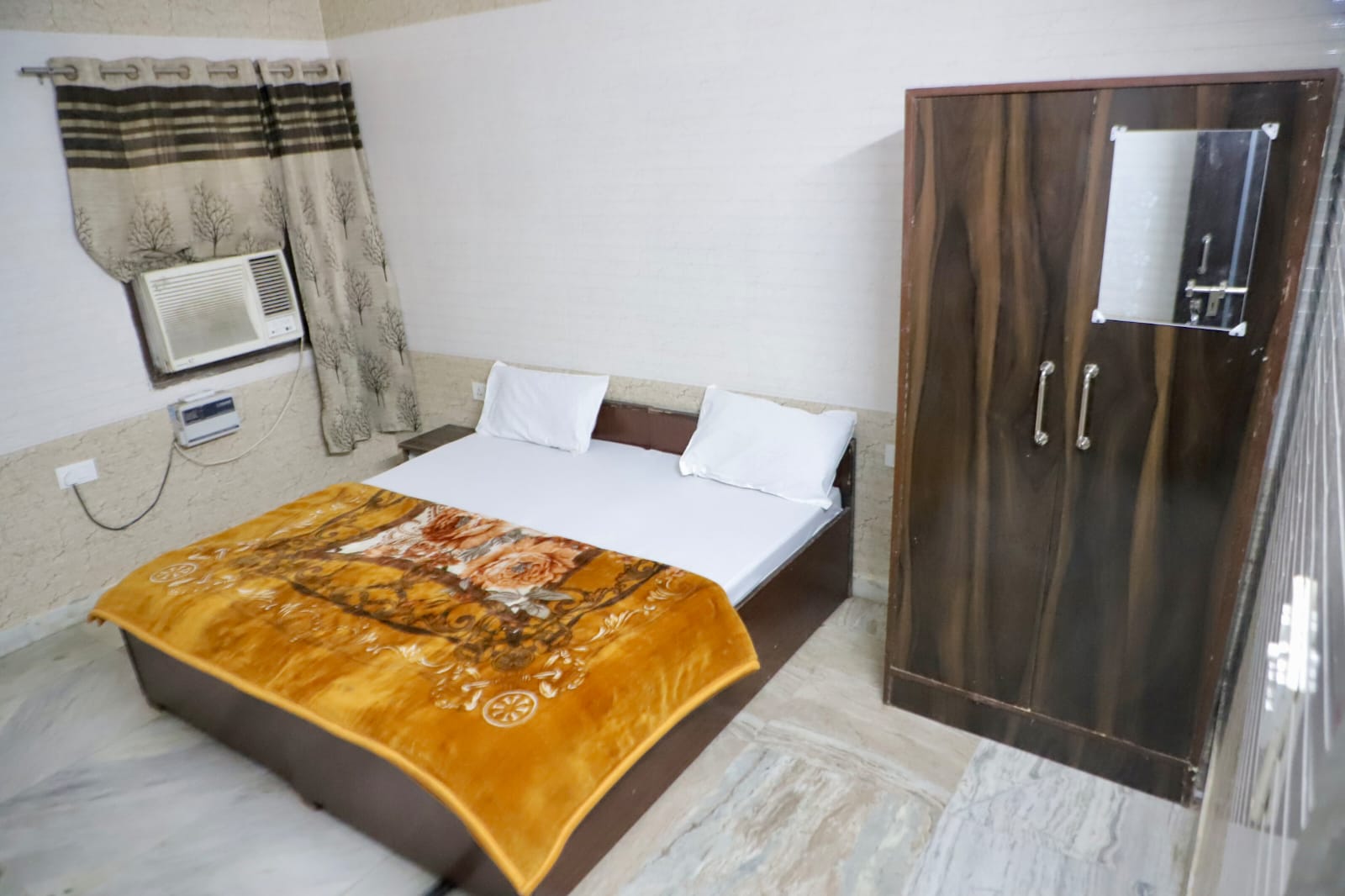 Standard Room - Kunjdham Dharamshala Vrindavan