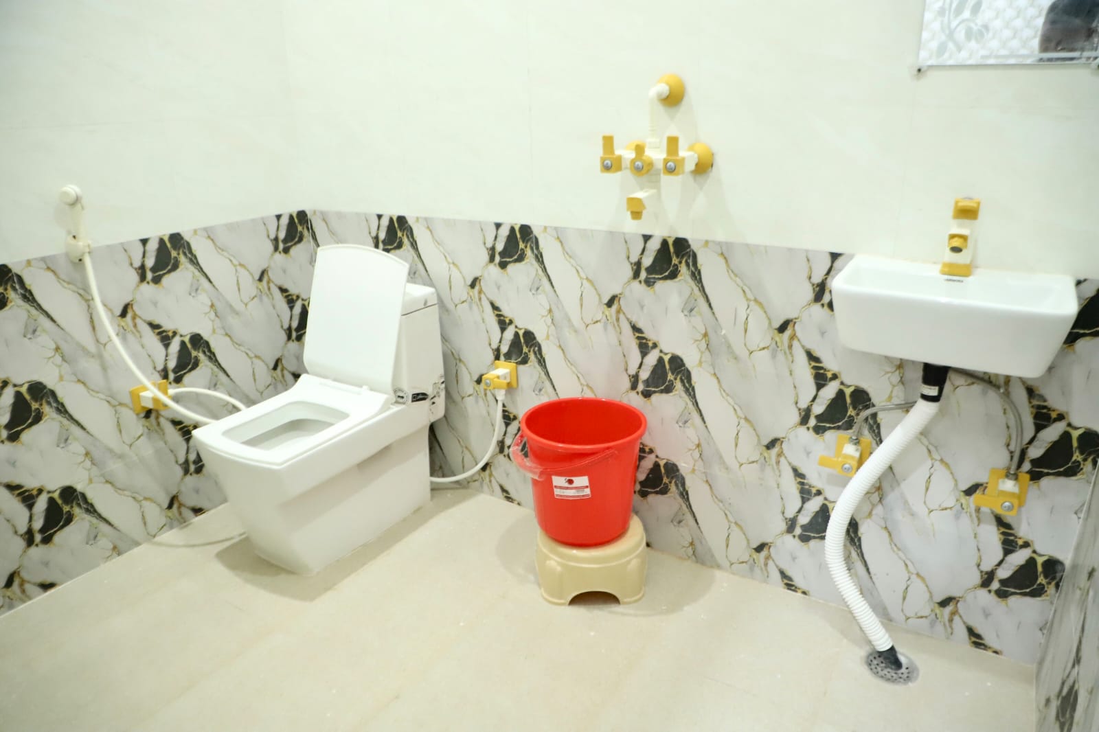 Executive Suite - Image 4