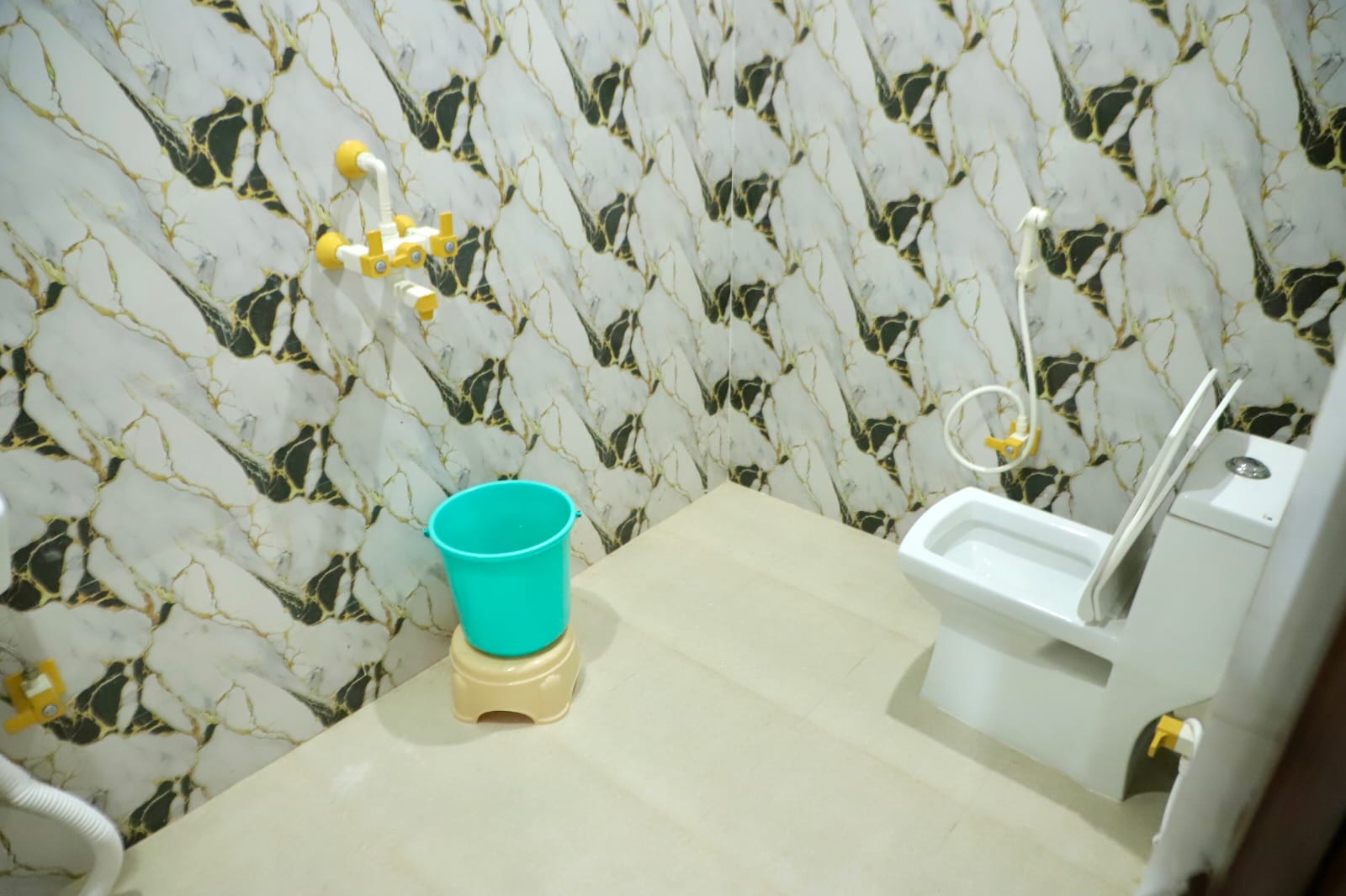 Executive Suite - Image 6